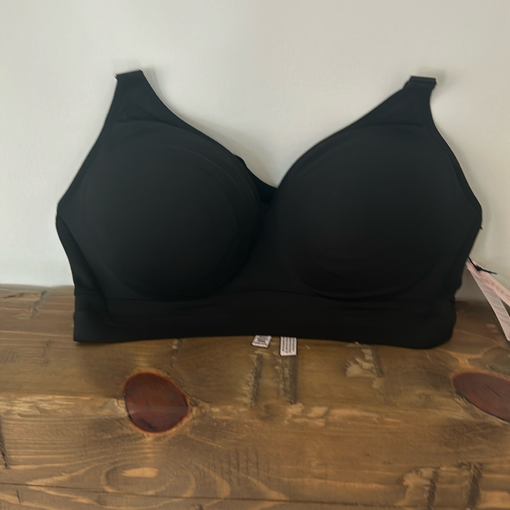 NWT_Black Sports Bra Victoria’s Secret